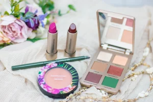 BareMineral's Top 5 Beauty Products - Countdown to Glam